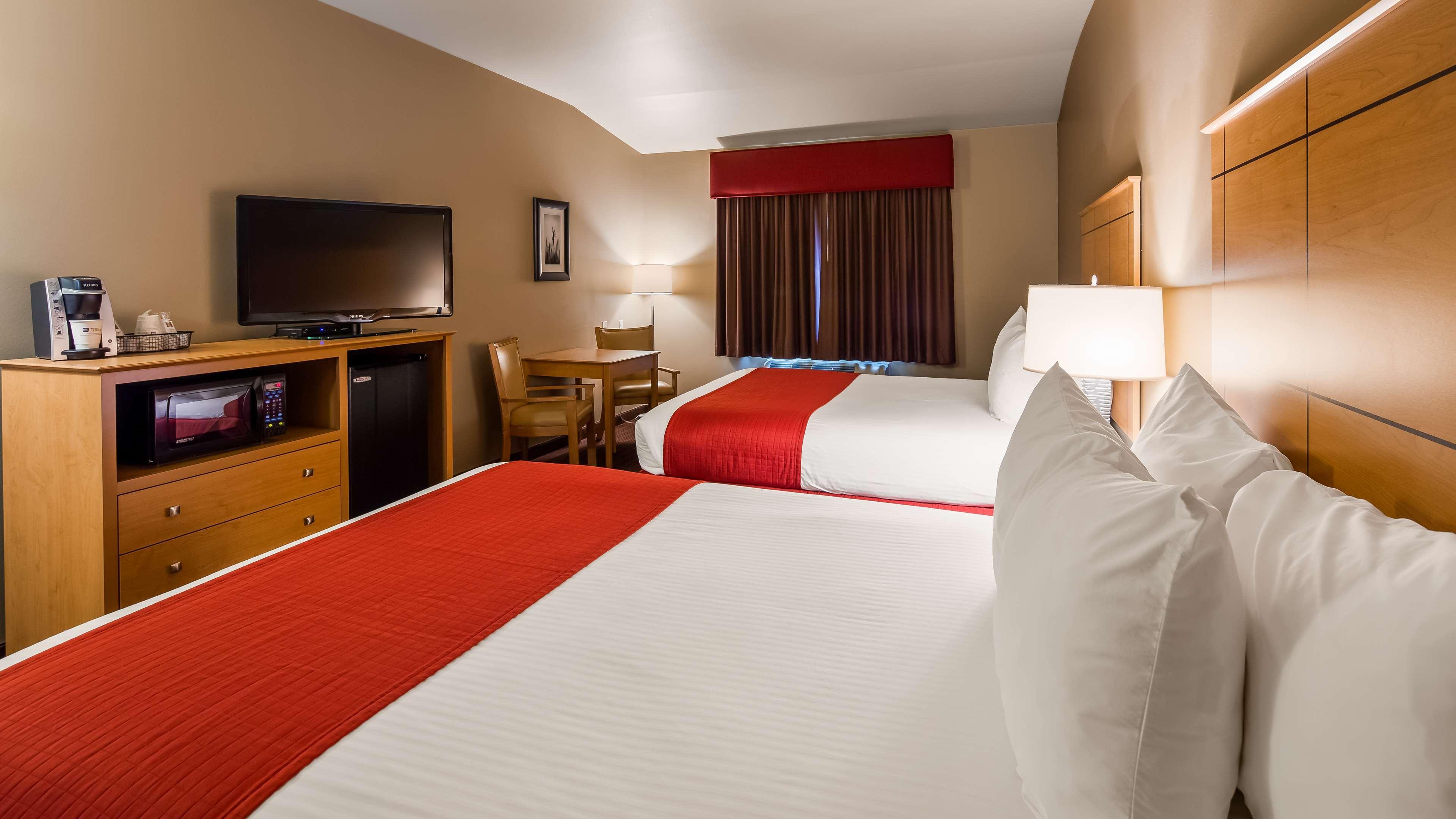 Best Western Golden Prairie Inn And Suites Sidney Exteriör bild