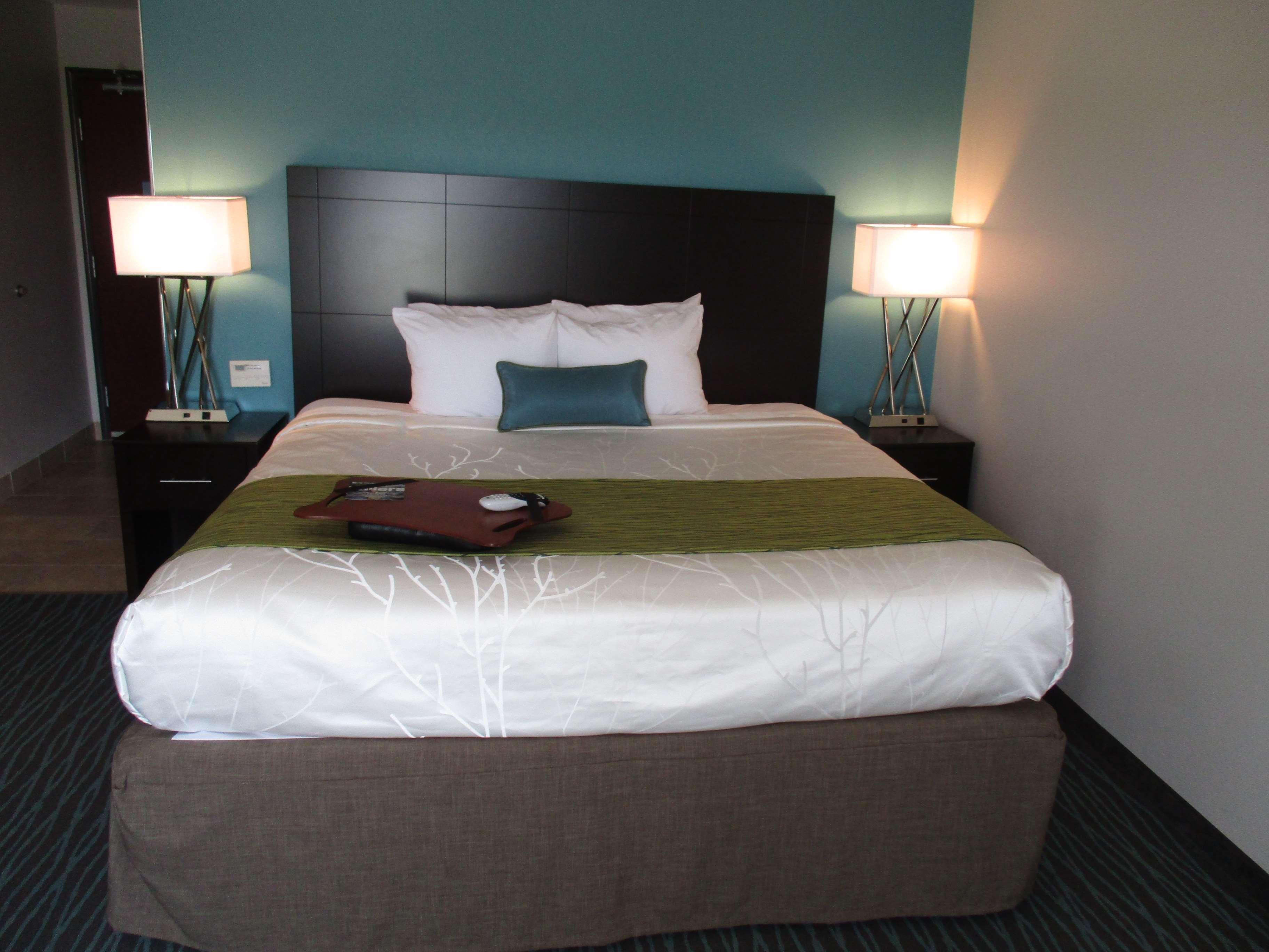 Best Western Golden Prairie Inn And Suites Sidney Exteriör bild