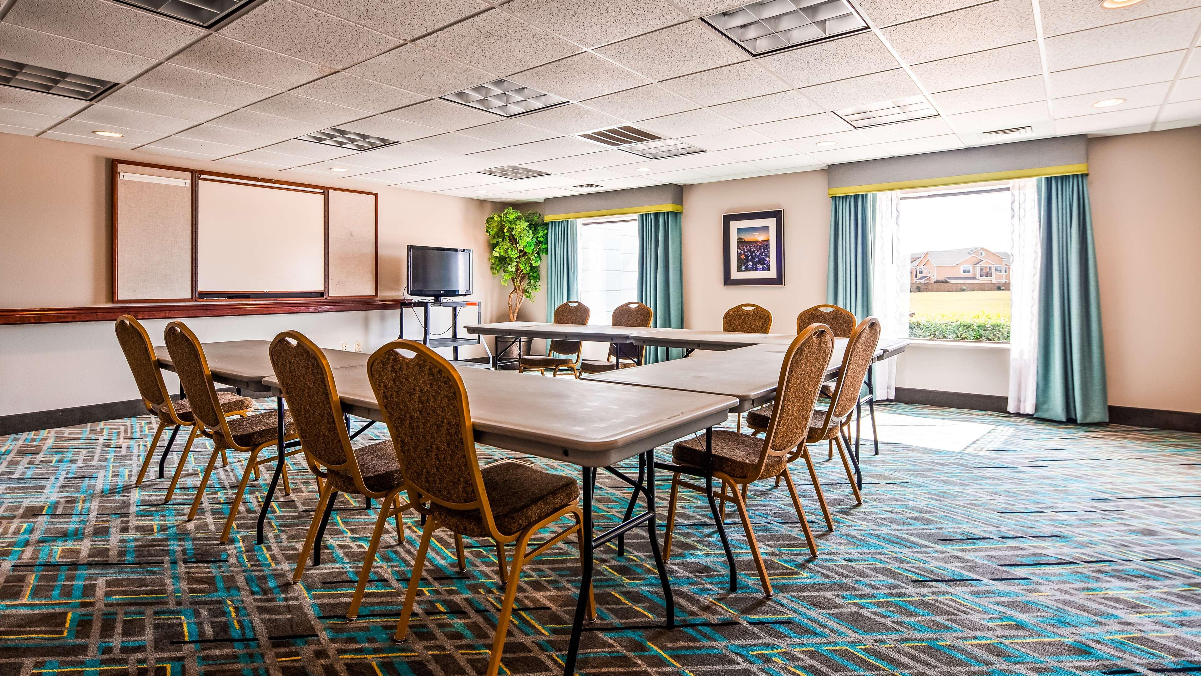 Best Western Golden Prairie Inn And Suites Sidney Exteriör bild
