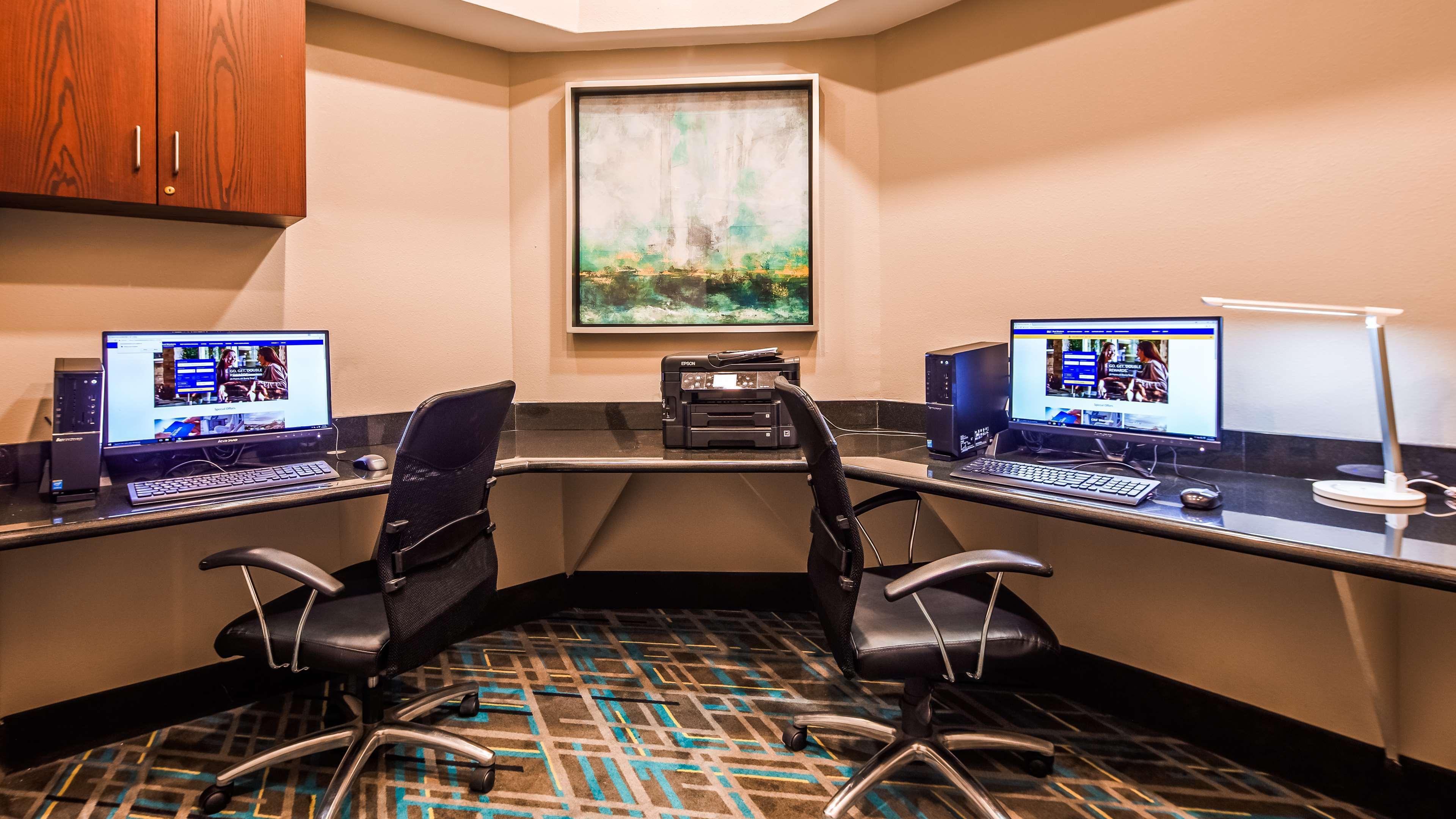 Best Western Golden Prairie Inn And Suites Sidney Exteriör bild