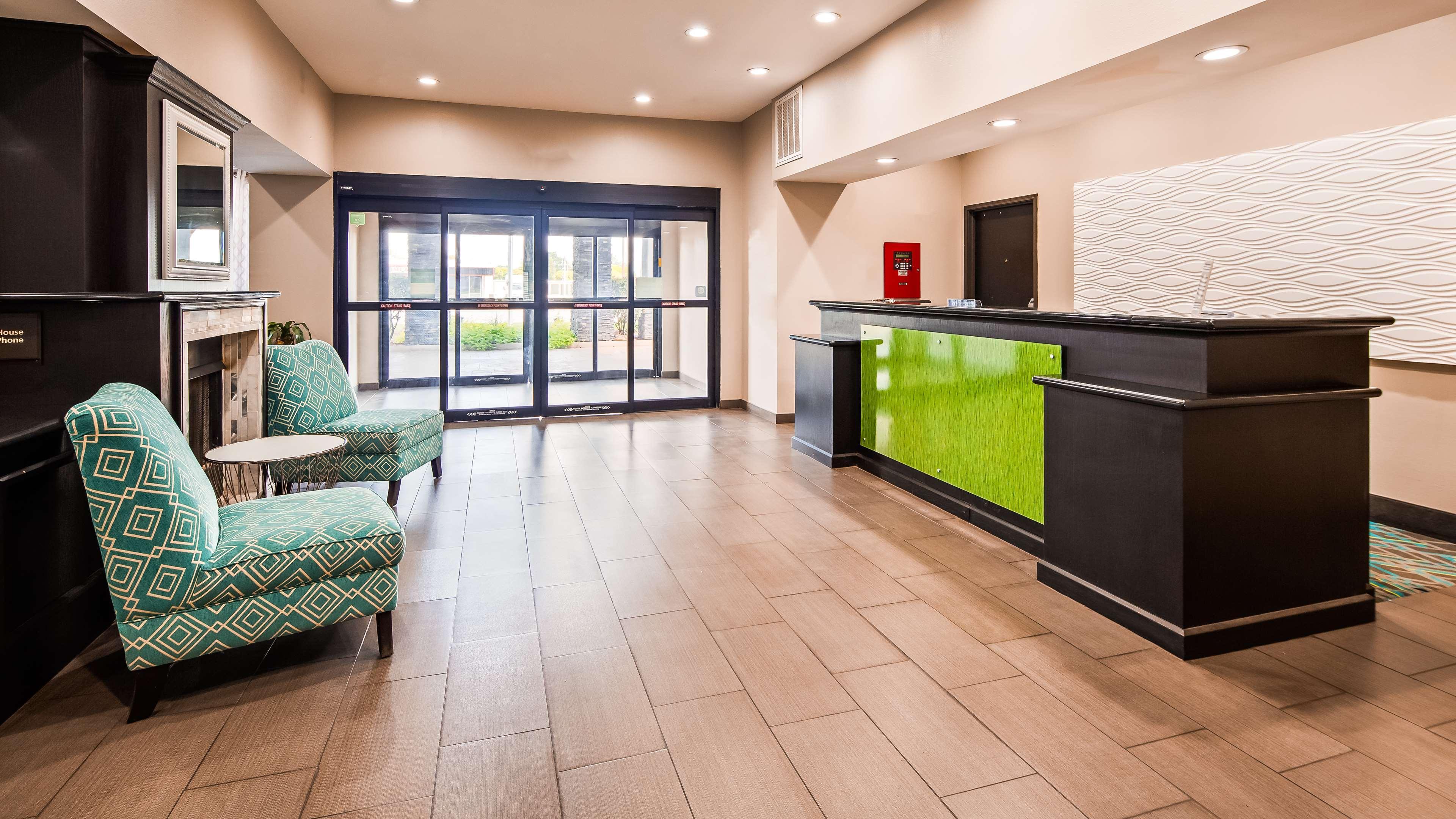 Best Western Golden Prairie Inn And Suites Sidney Exteriör bild