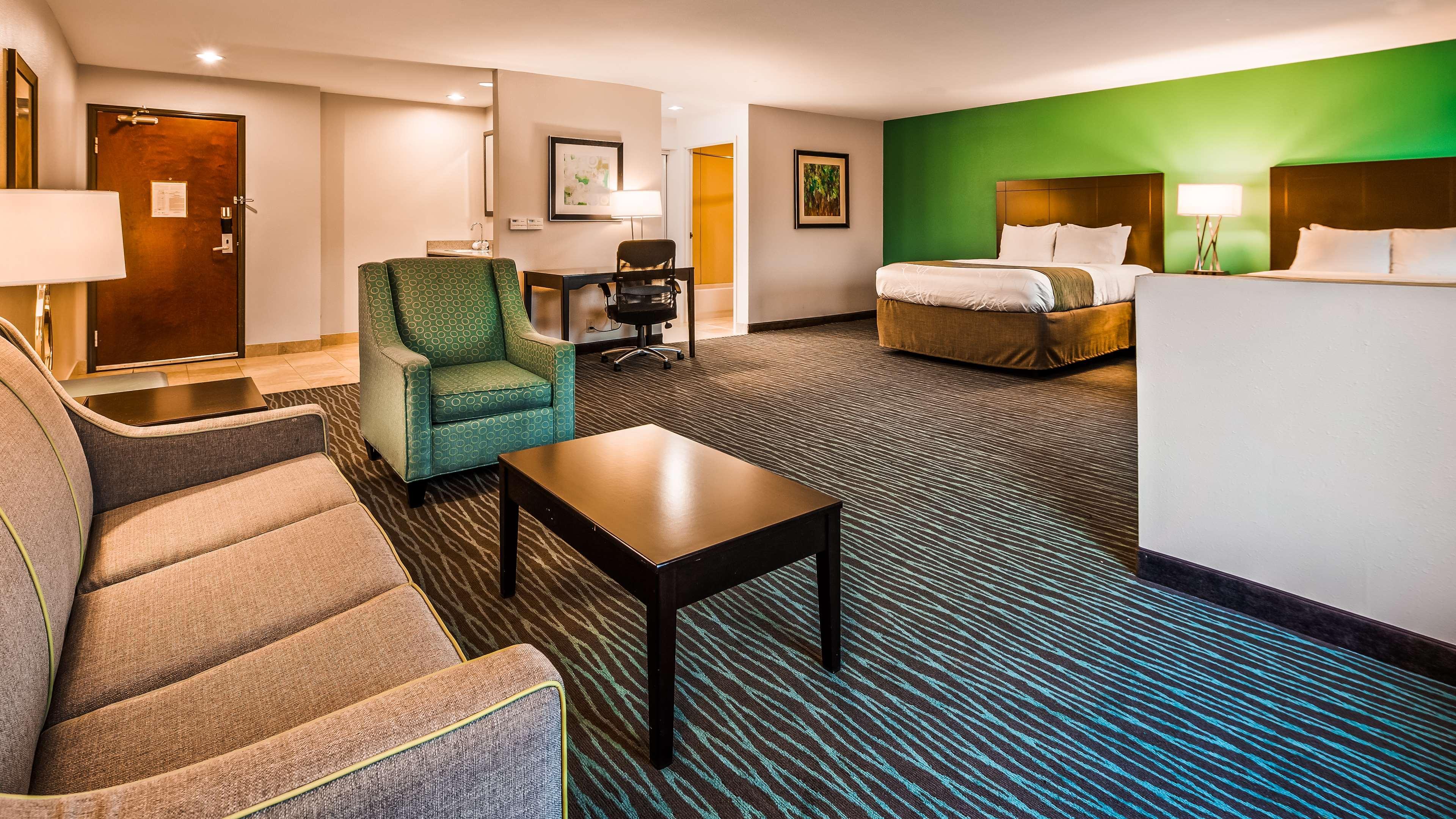 Best Western Golden Prairie Inn And Suites Sidney Exteriör bild