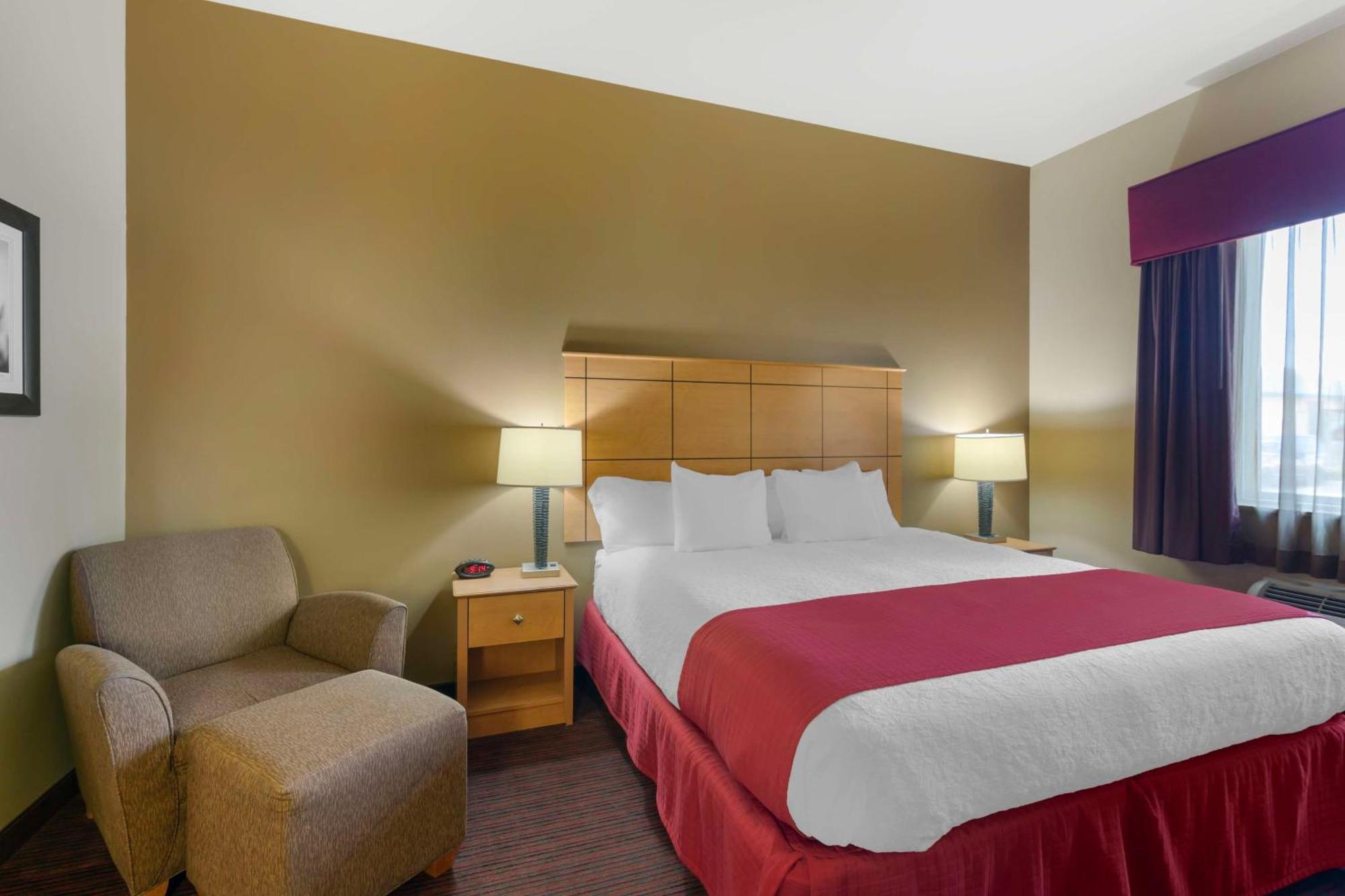 Best Western Golden Prairie Inn And Suites Sidney Exteriör bild