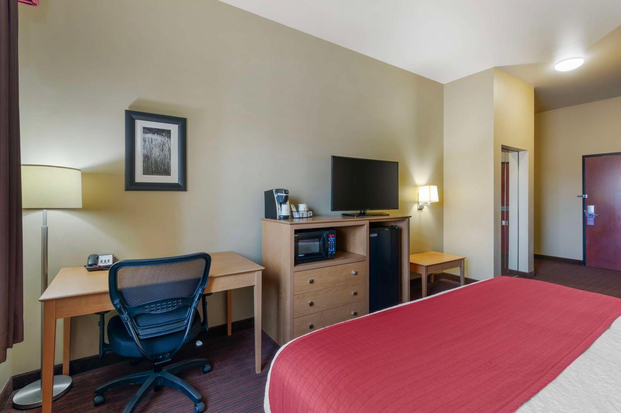 Best Western Golden Prairie Inn And Suites Sidney Exteriör bild