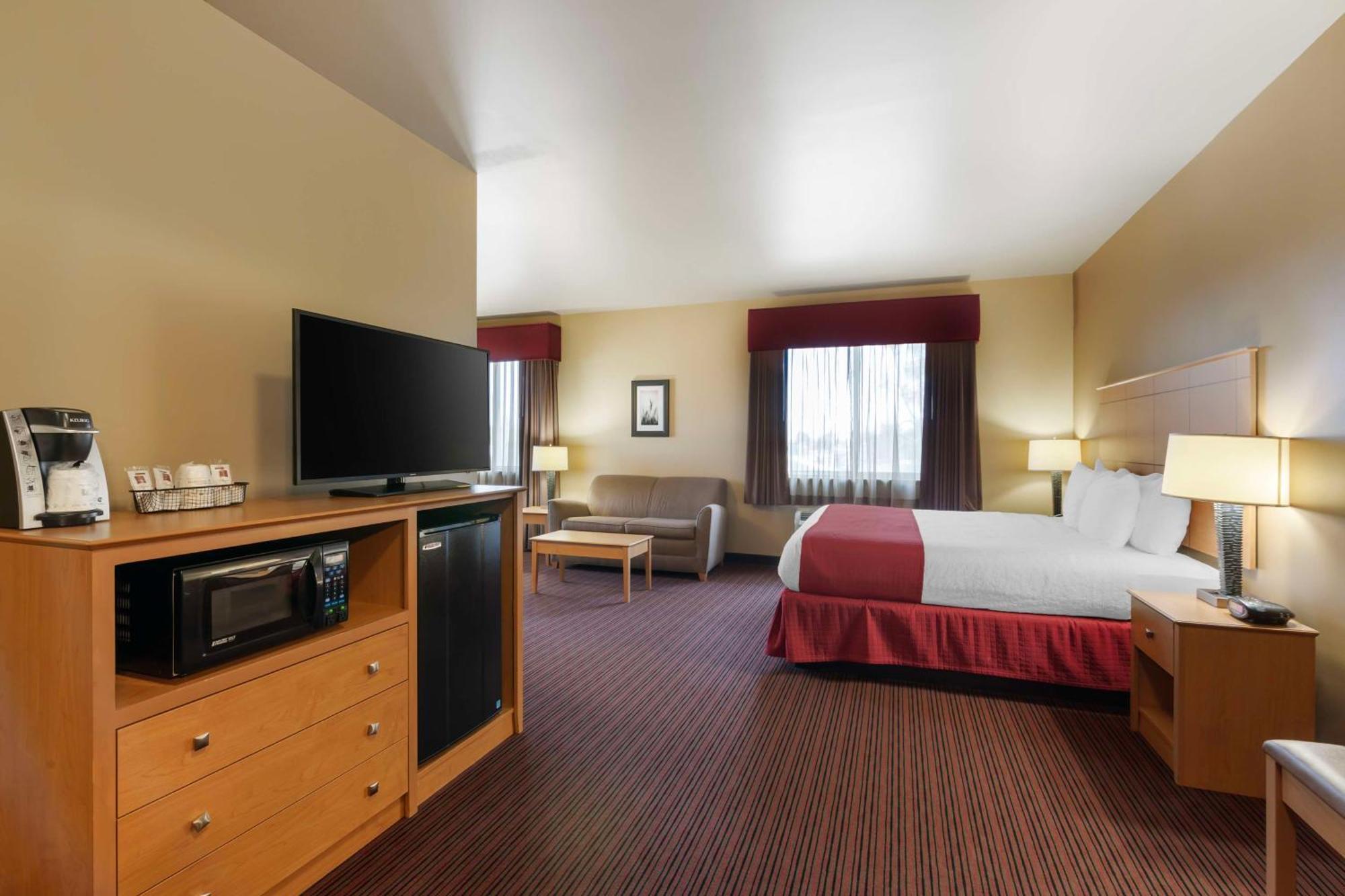 Best Western Golden Prairie Inn And Suites Sidney Exteriör bild