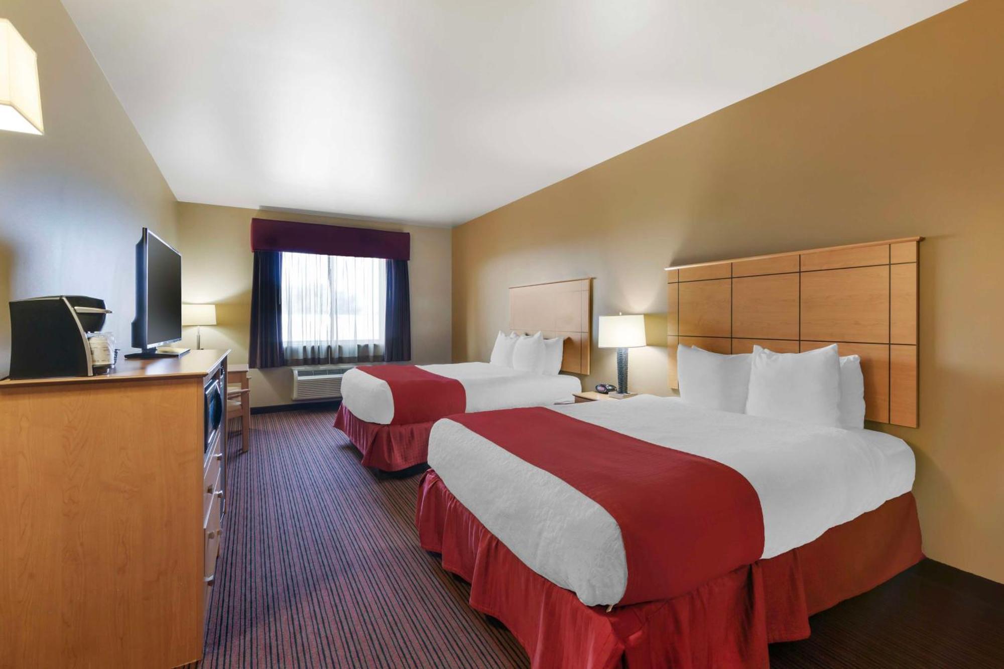 Best Western Golden Prairie Inn And Suites Sidney Exteriör bild